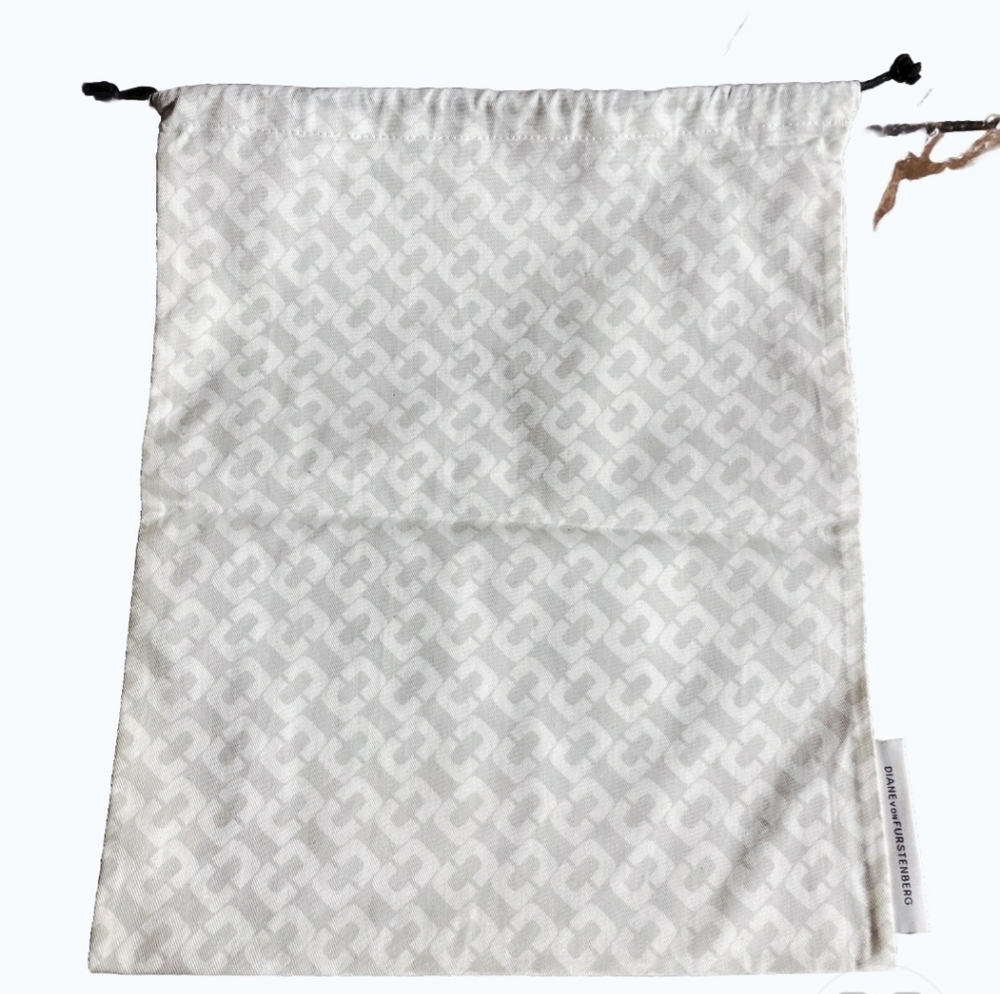 DIANE VON FURSTENBURG Twill Logo  Dustbag 20"×17" White